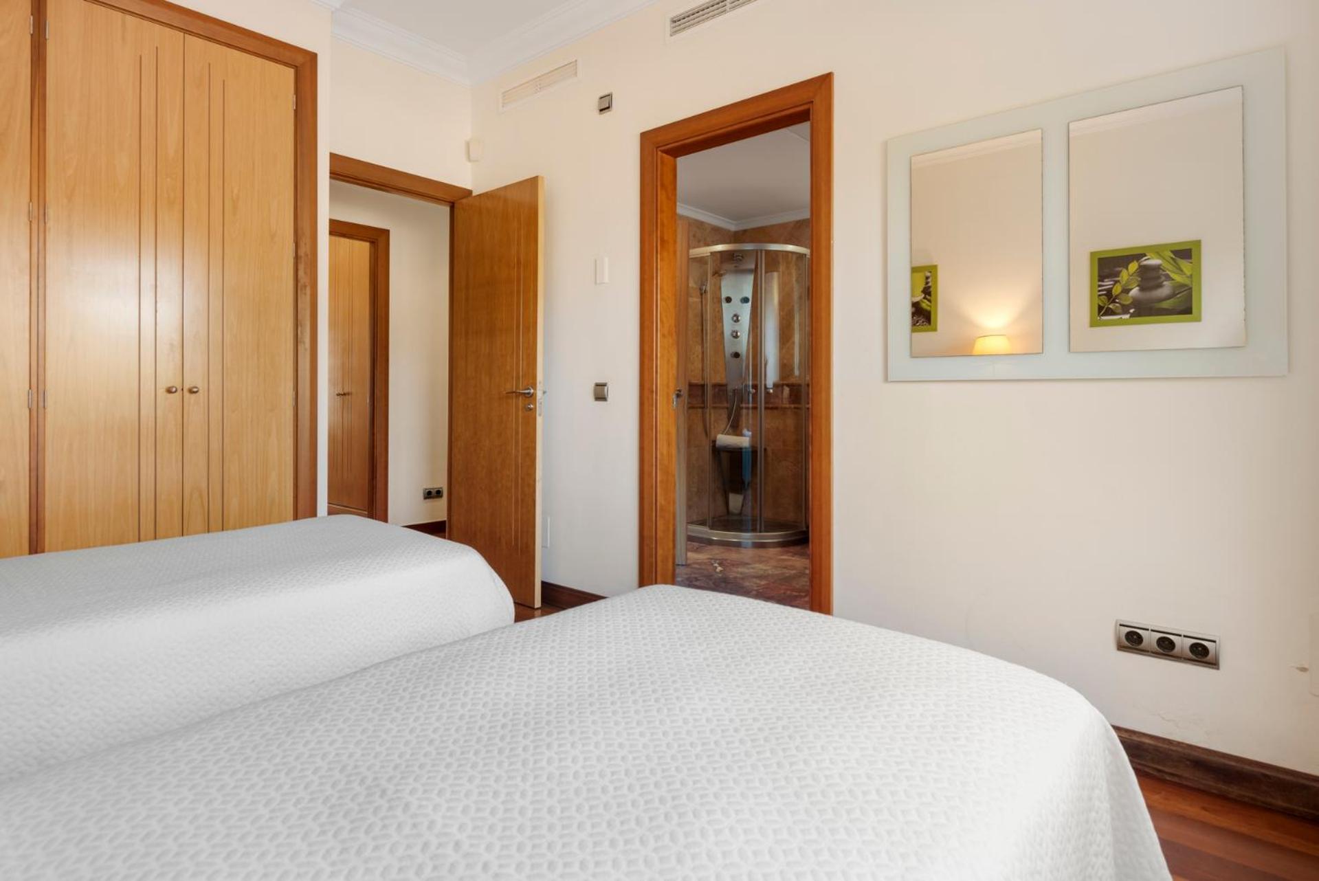 Magnífico En Complejo Exclusivo Con Piscina Cubierta - Gym - Sauna * Marbella