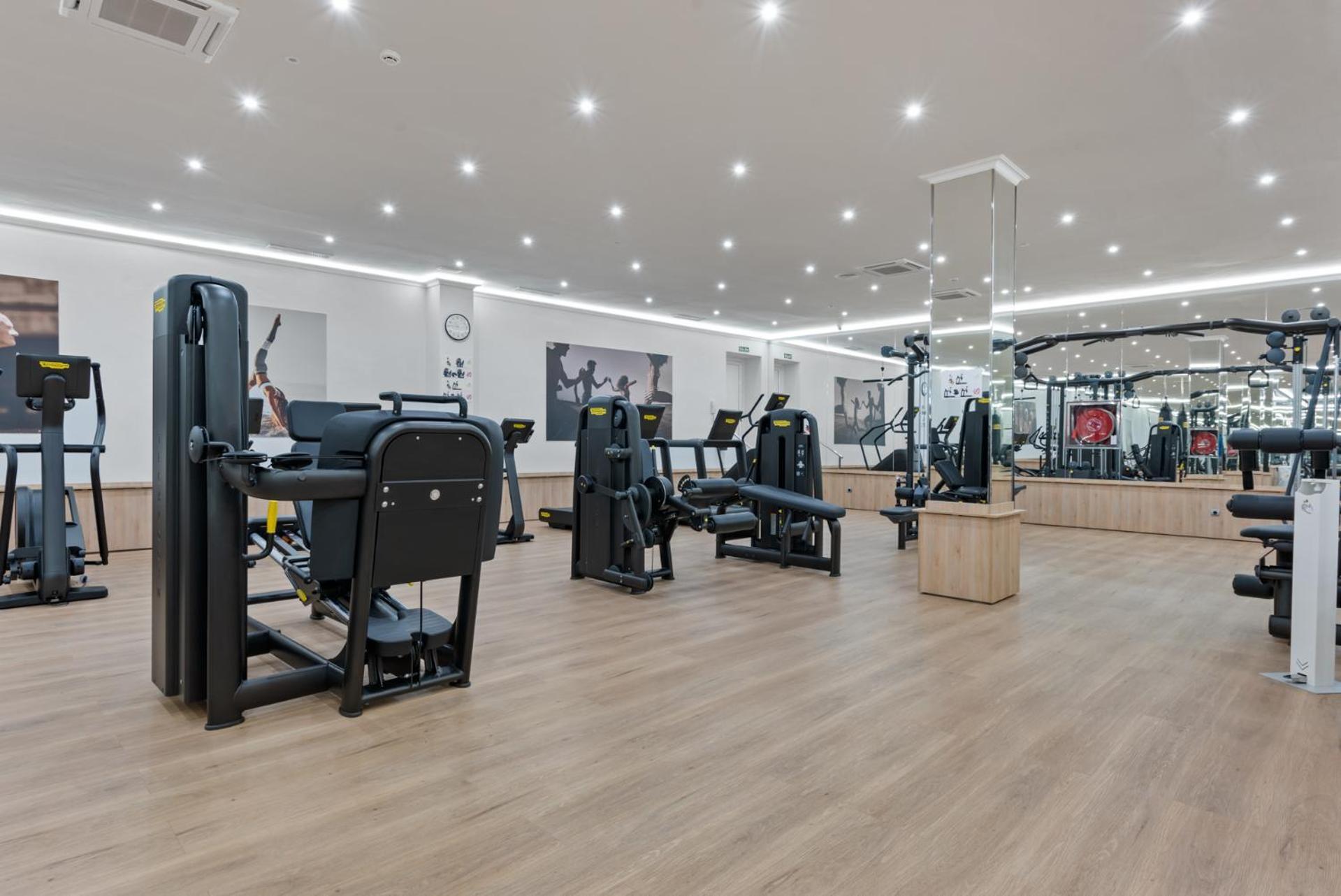 Magnífico En Complejo Exclusivo Con Piscina Cubierta - Gym - Sauna Apartamento Marbella