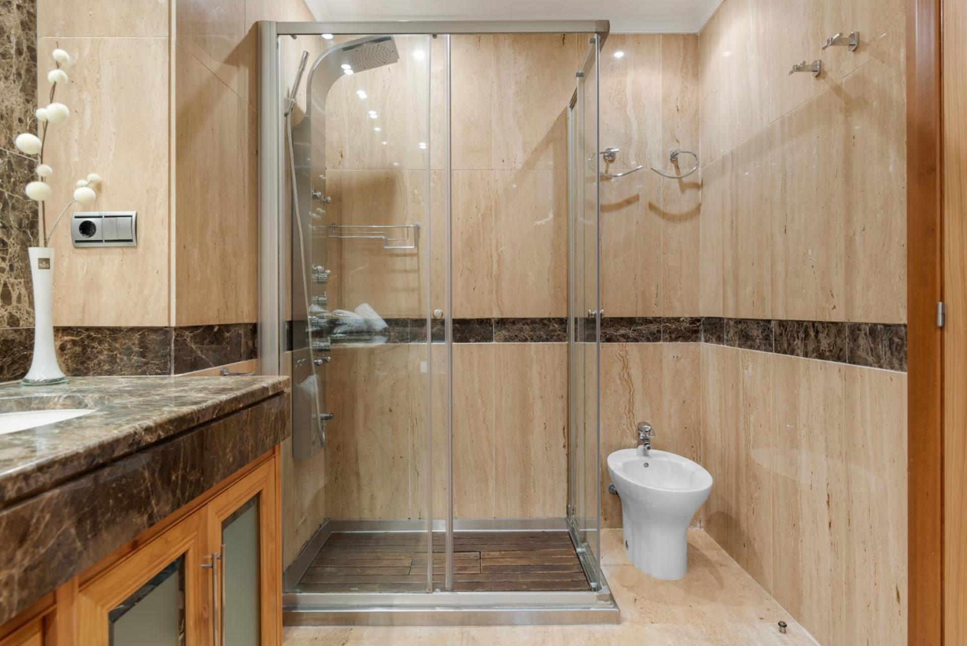 Magnífico En Complejo Exclusivo Con Piscina Cubierta - Gym - Sauna Marbella