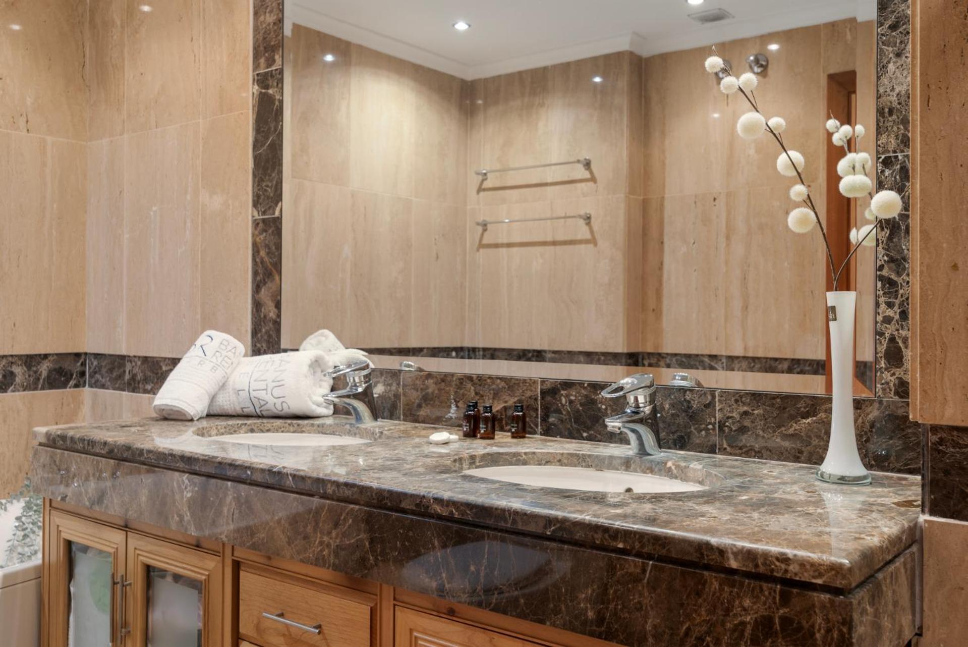 Magnífico En Complejo Exclusivo Con Piscina Cubierta - Gym - Sauna * Marbella